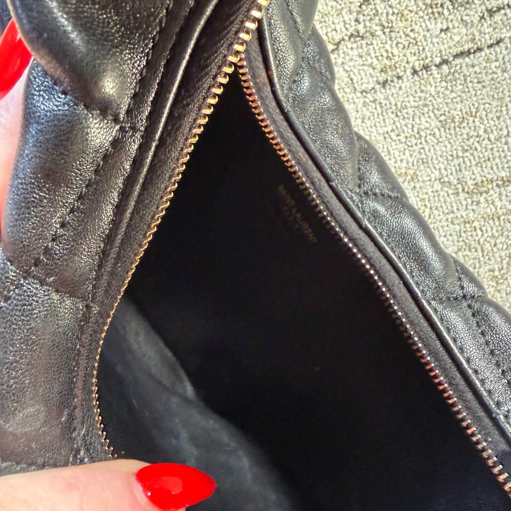 Saint Laurent Black Quilted Icarino Bag - Picture 7 of 8